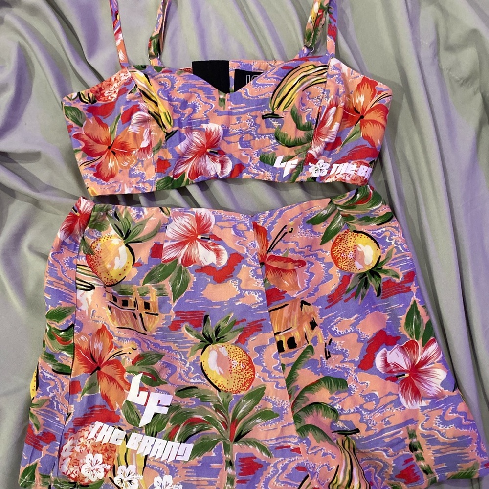 LF tropical top and bottom